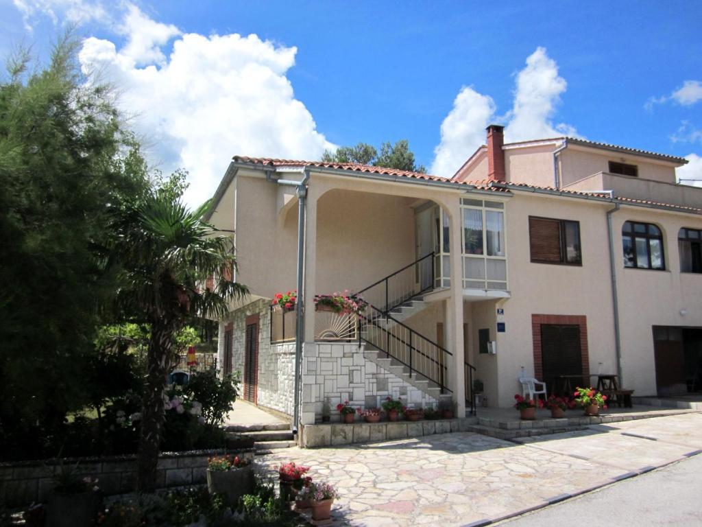 Apartments And Rooms Suzana Kršan Exterior foto