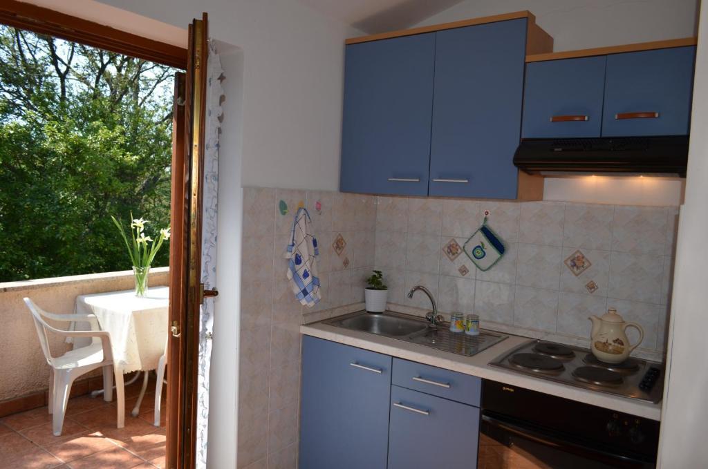 Apartments And Rooms Suzana Kršan Exterior foto